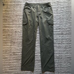 Kuhl Women’s Green Cargo Pants